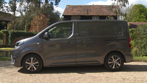 TOYOTA PROACE L1 DIESEL 2.0D 145 Icon Premium Van view 9